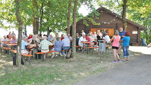 Waldfest bei der Schutzhütte auf dem Schelmenwasen