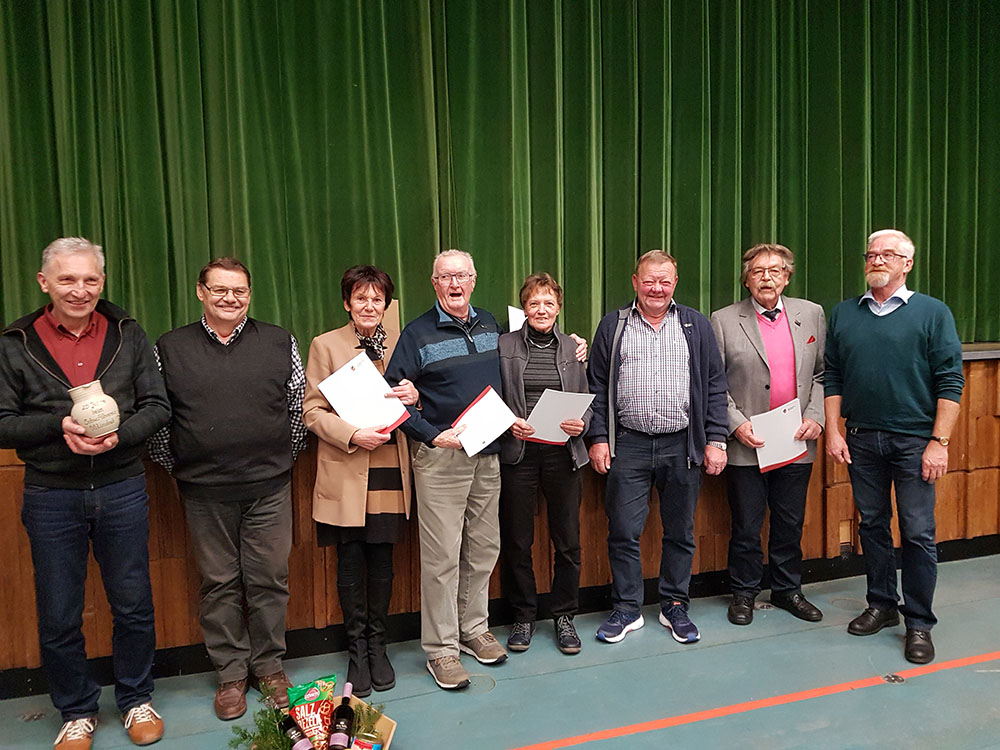 Gruppenbild der Ehrungen auf der Hauptversammlung 2019